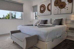 3 bedrooms, desk, iron/ironing board, WiFi