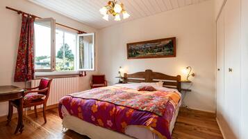 7 habitaciones, tabla de planchar con plancha y wifi