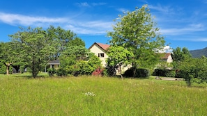 Property grounds - Along the voie verte, quiet country house, ideal for up to 2 people (Brégnier-Cordon)