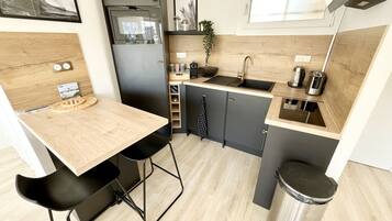 Frigorifero, microonde, forno, lavastoviglie