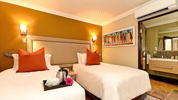 Classic-Suite, 1 King-Bett | Zimmersafe, Verdunkelungsvorhänge, Bügeleisen/Bügelbrett