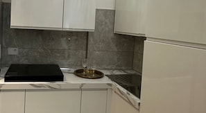 Apartment, Garden View | Private kitchen