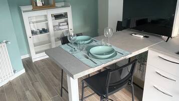 Apartment, 1 Bedroom | Private kitchen | Fridge, oven, stovetop, dishwasher