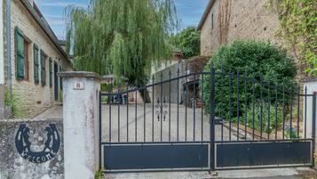 Enceinte de lâhĂ©bergement