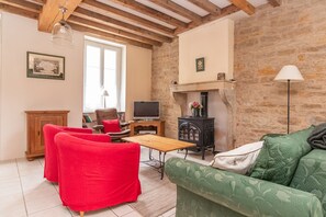 TV, fireplace, DVD player