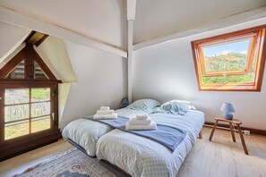 3 bedrooms, iron/ironing board, free WiFi