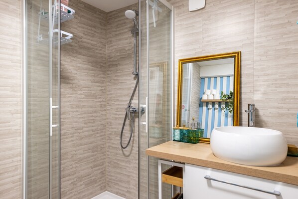 Free toiletries, hair dryer, towels