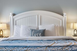 Lejlighed - 1 kingsize-seng - balkon - udsigt til golfbane (Woods Golf Getaway) | 1 soveværelse, individuelt design, individuel indretning, sengetøj