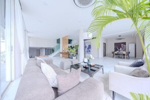 Meeting facility - pattaya sea house poolvilla (Sattahip)