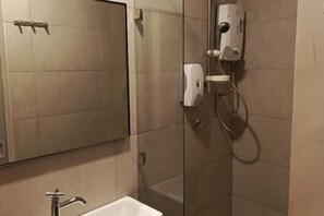 Room - Lodge 5 (Kota Kinabalu)
