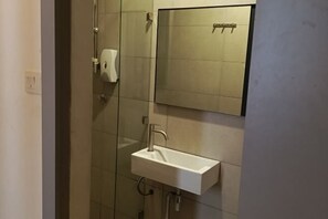 Room - Lodge 5 (Kota Kinabalu)