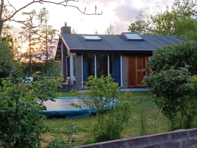 Cozy detached vacation home with garden around: de Frije Fûgel, Lauwersoog