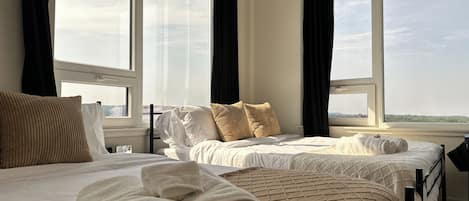 4 chambres, fer et planche à repasser, Wi-Fi, draps fournis