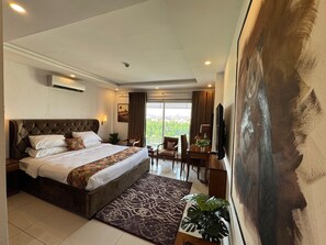 1 bedroom, in-room safe, desk, free WiFi