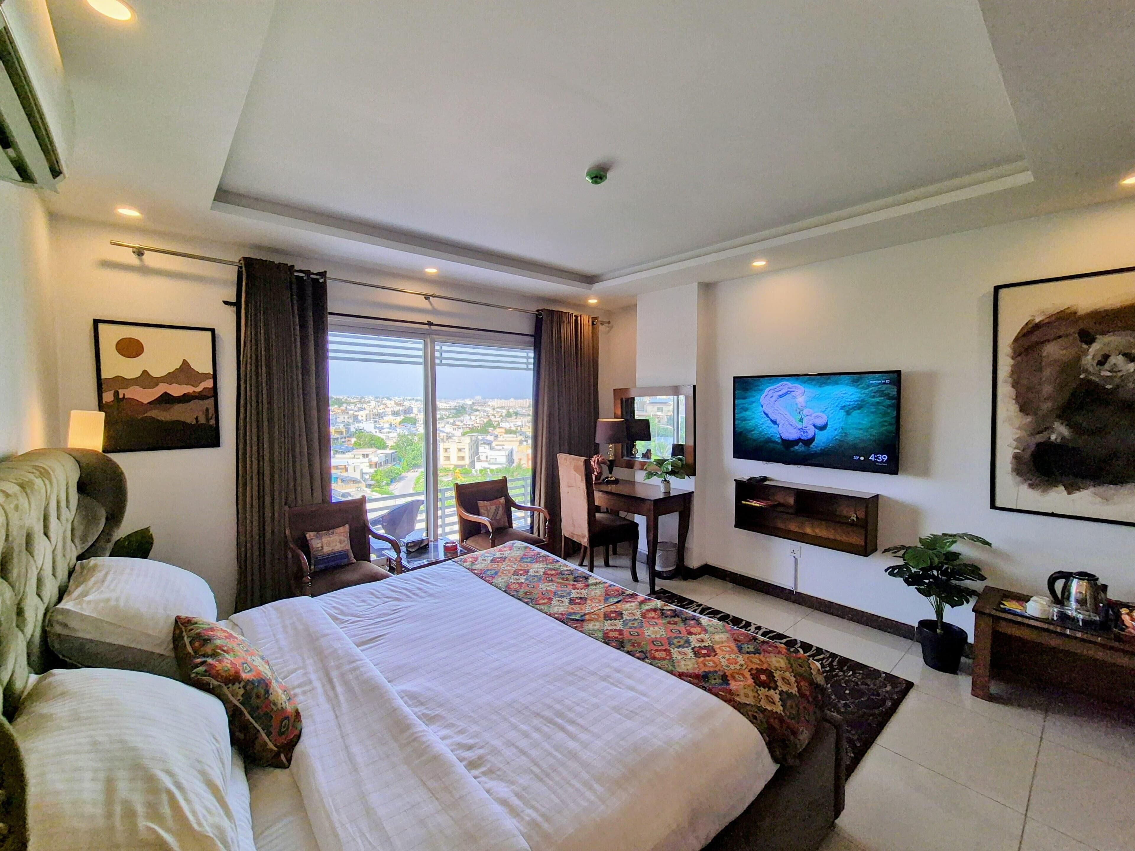 1 bedroom, in-room safe, desk, free WiFi