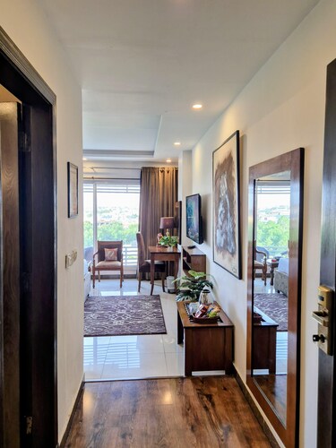 The 505 - Luxurious and Cozy Studio in Bahria Town