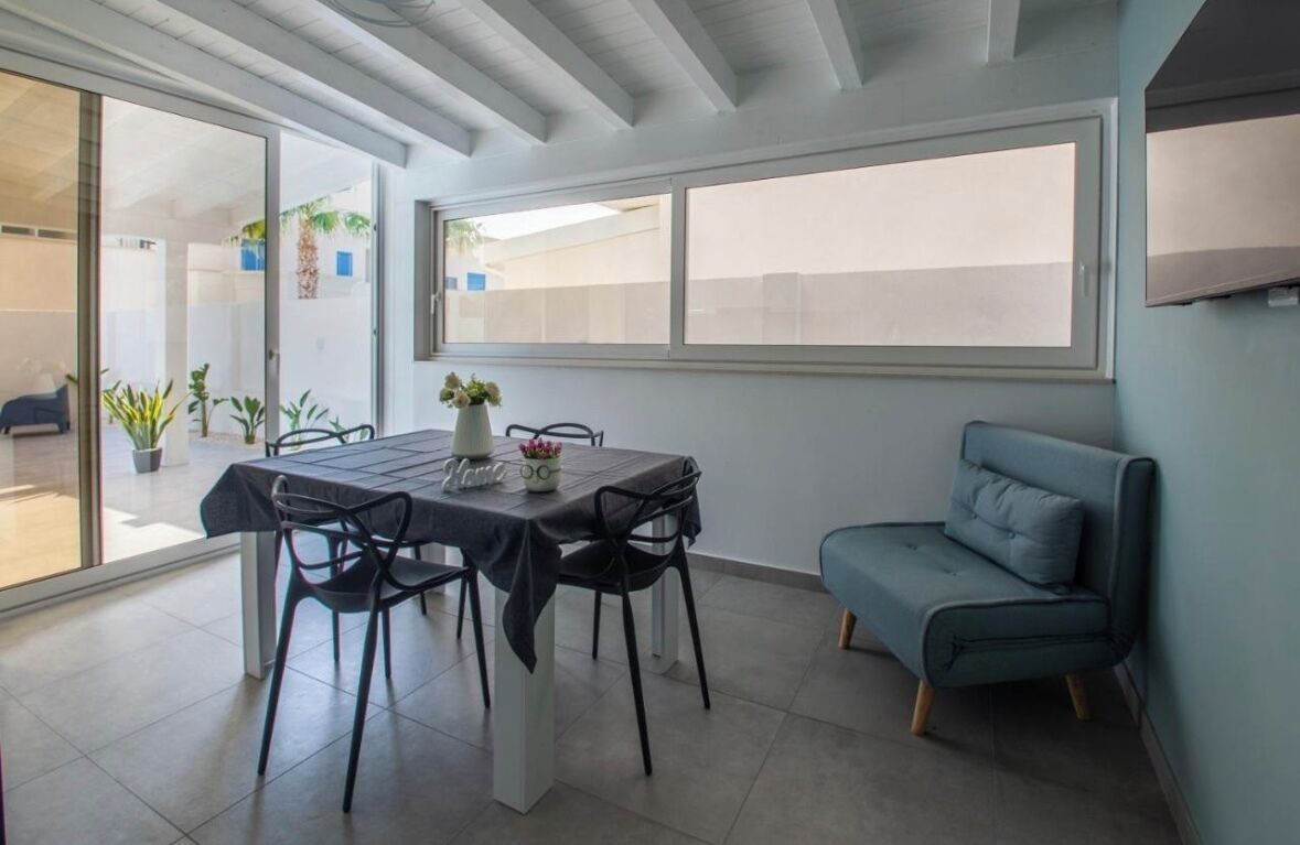 Classic Apartment | Private kitchen | Full-size fridge, microwave, oven, stovetop