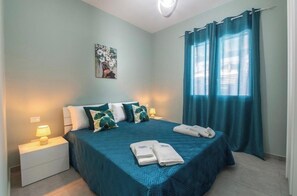 Comfort Apartment | Blackout curtains, iron/ironing board, free WiFi