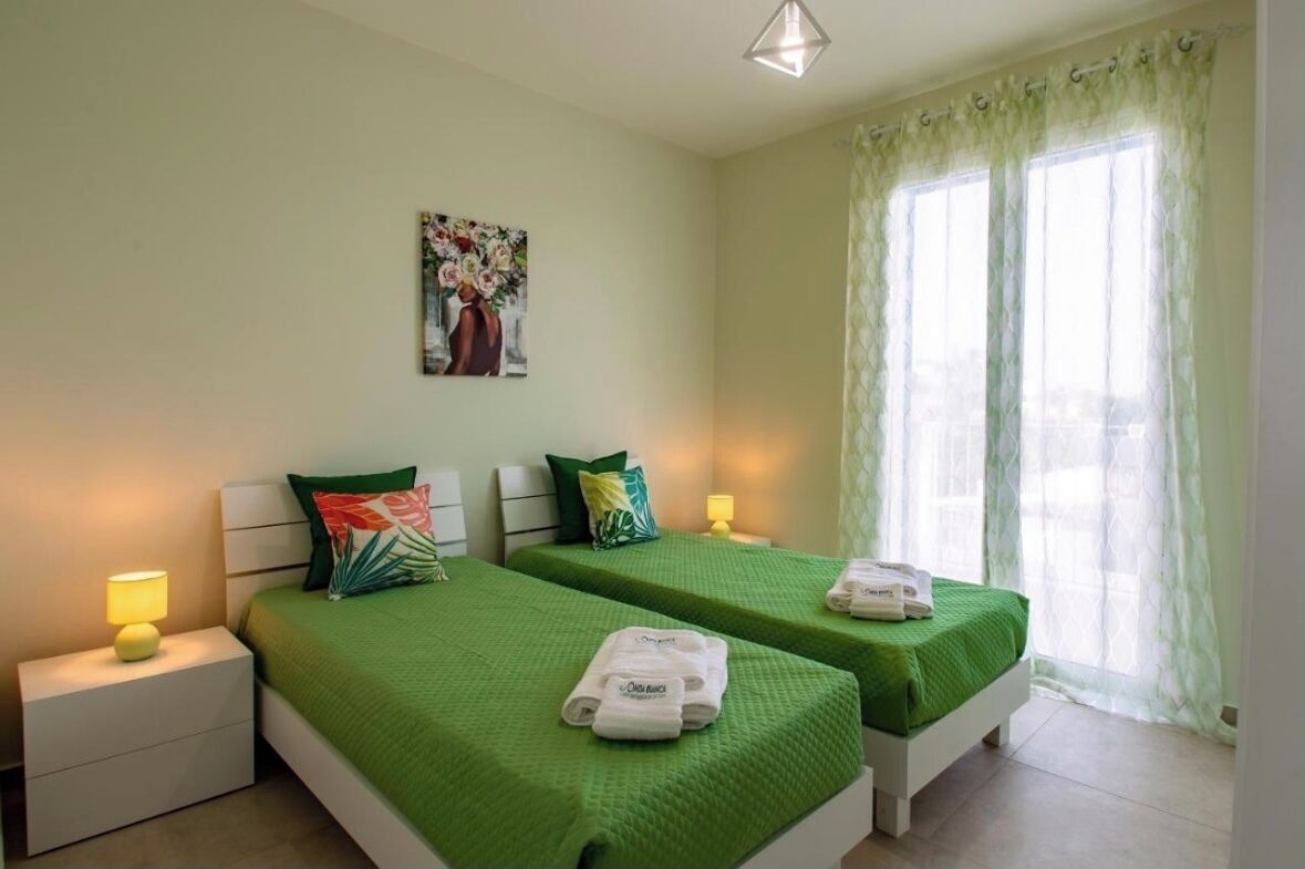 Deluxe Apartment | Blackout drapes, iron/ironing board, free WiFi