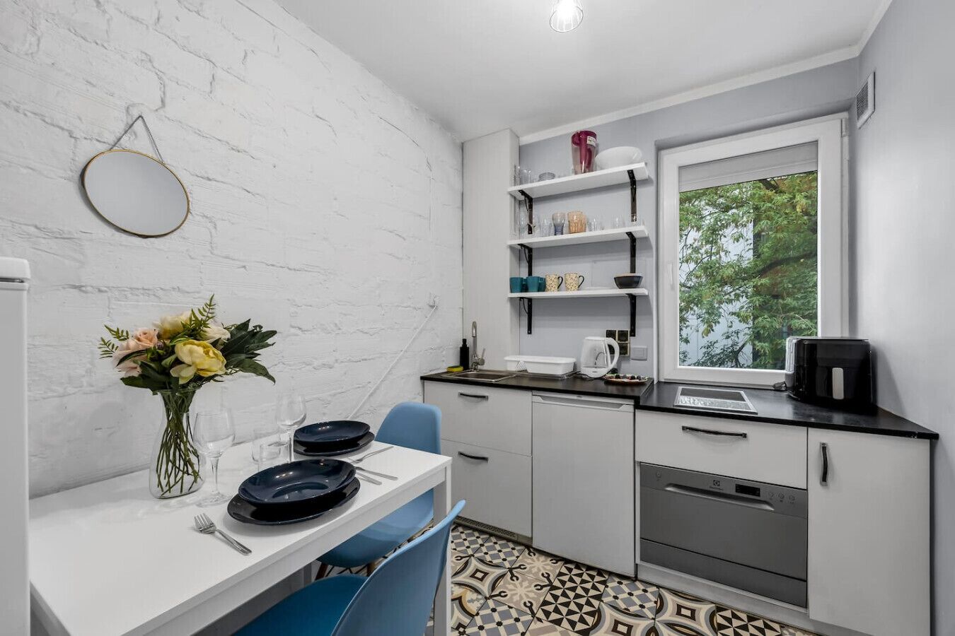 Kühlschrank, Ofen, Herdplatte, Geschirrspüler