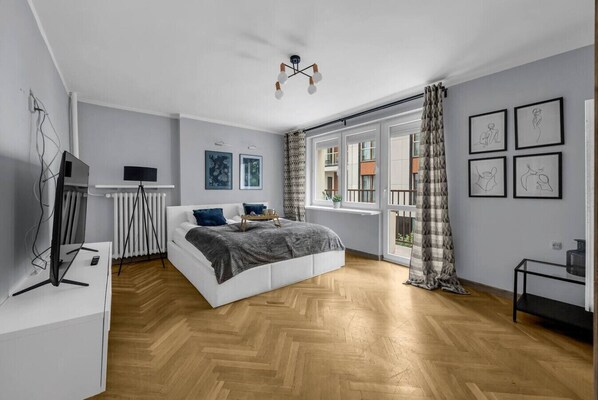 2 Schlafzimmer, Schreibtisch, Bügeleisen/Bügelbrett, kostenloses WLAN