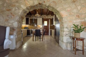 Fridge, microwave, dishwasher, coffee/tea maker