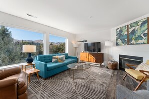 TV, peis og bordtennis