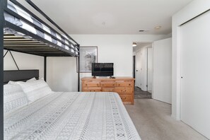 2 多间卧室、WiFi、床单