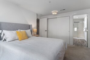 2 عدّة غرف نوم وواي فاي وملاءات أسرّة