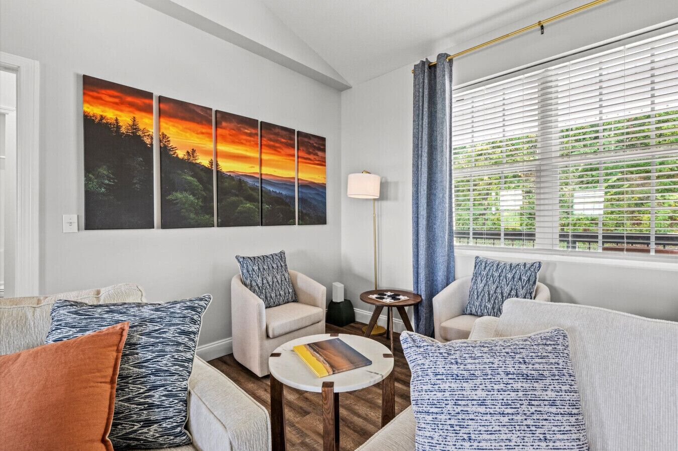 Smart TV, videojuegos, futbolito