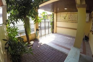 Unclassified image, 2 of 13, button - The Star Home (Bangkok)