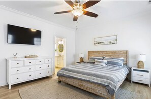 3 bedrooms, desk, iron/ironing board, travel crib