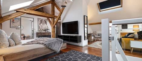 4 habitaciones, tabla de planchar con plancha, cuna de viaje y wifi