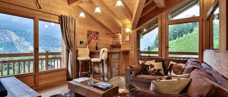 Télévision, cheminée