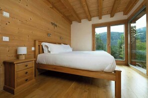 5 Schlafzimmer, Bügeleisen/Bügelbrett, Reisekinderbett, WLAN