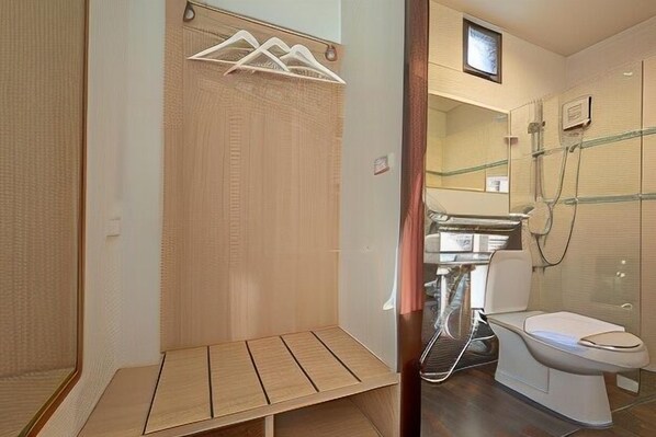 Free toiletries - Happiness Guesthouse (Pak Chong)