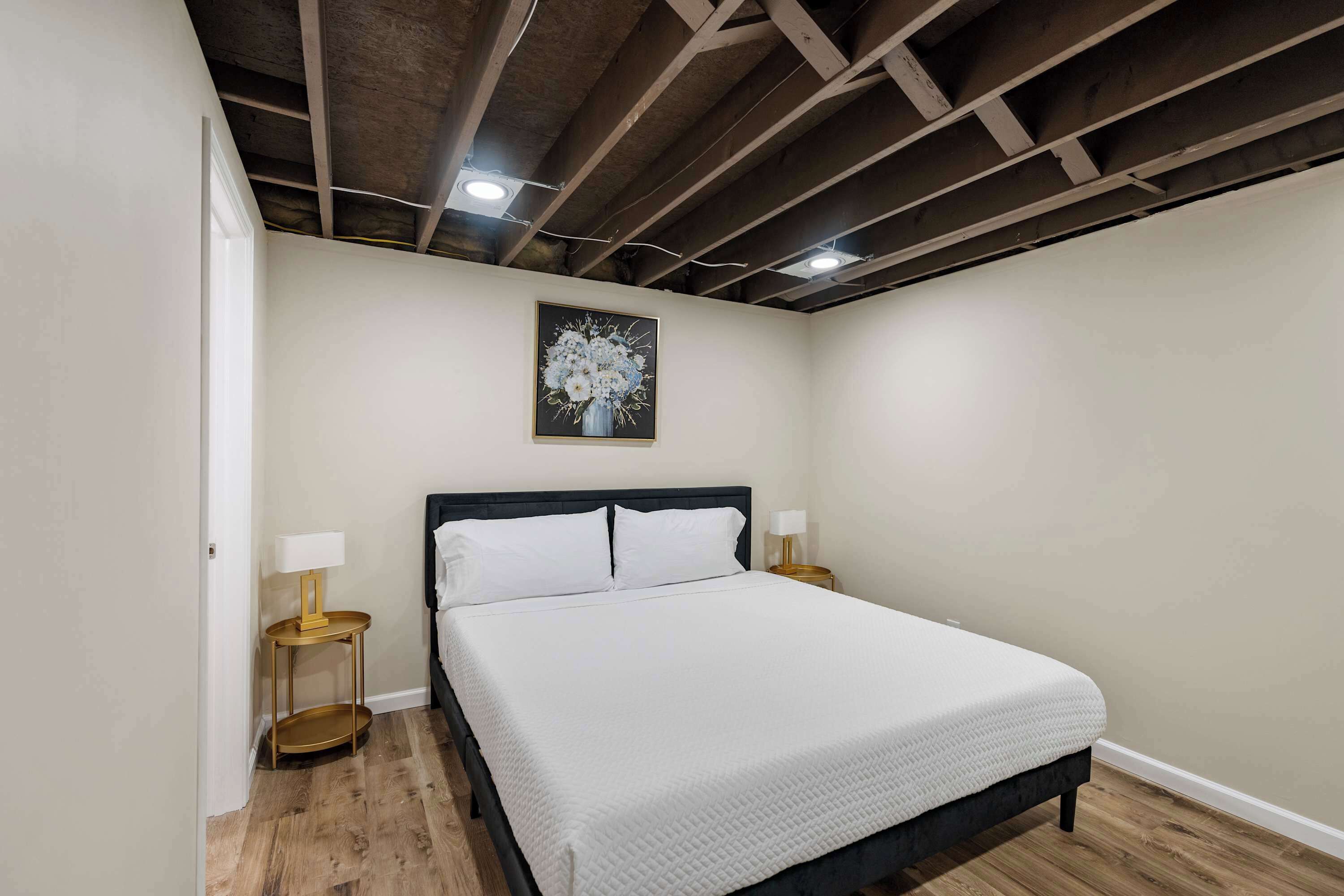 4 bedrooms, desk, laptop workspace, individually decorated