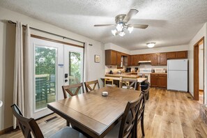 House, Multiple Beds, Hot Tub, Garden View (The Family Nook) | Dining