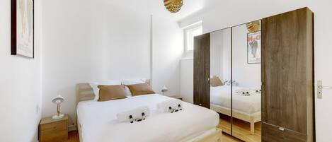 1 habitación, acceso a internet y ropa de cama