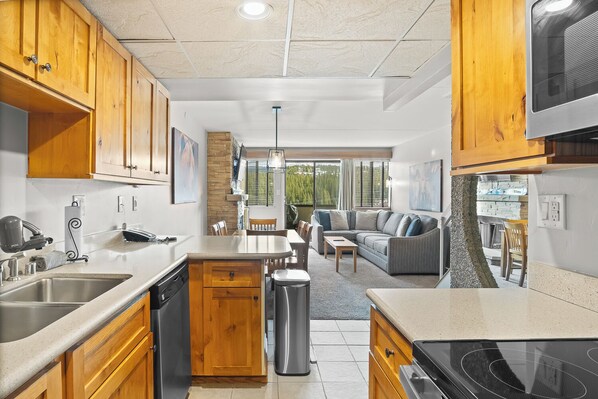 ميكروويف، فرن، موقد طهي مسطح، غسالة أطباق