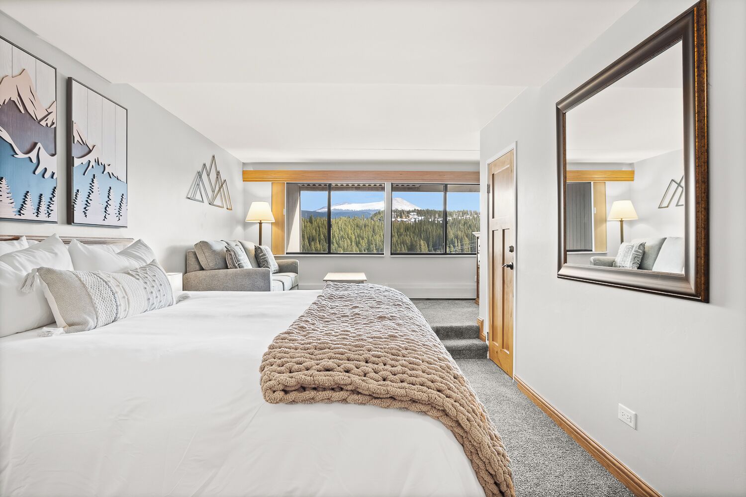 2 bedrooms, iron/ironing board, internet, bed sheets