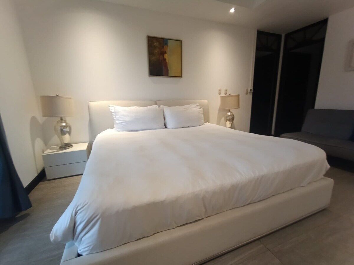 3 bedrooms, iron/ironing board, Internet, bed sheets