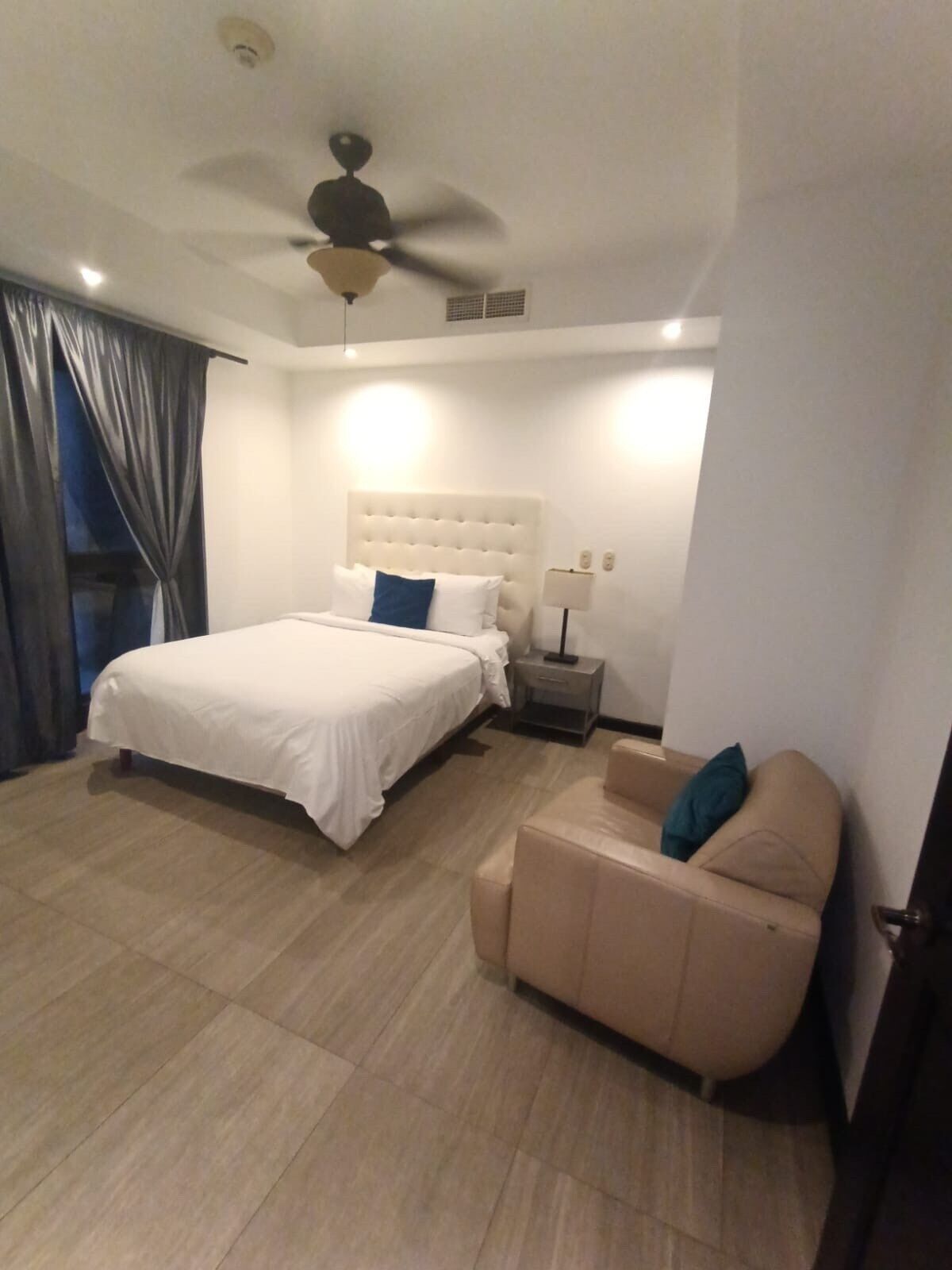 3 bedrooms, iron/ironing board, Internet, bed sheets