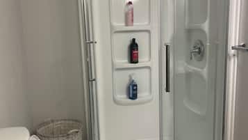 Bruser, håndklæder, Sæbe, Toiletpapir