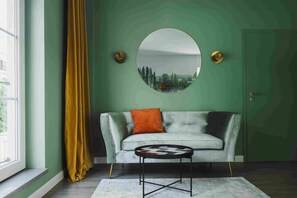 Suite, 1 Doppelbett und Schlafsofa, Küche, Blick auf den Innenhof | Kostenloses WLAN