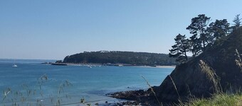 La Roseraie Les pieds dans l'eau Crozon peninsula