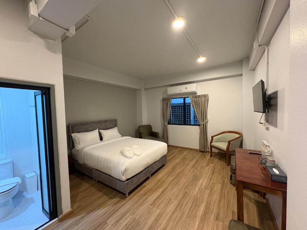 Comfort Double Room, City View | Desk, free WiFi