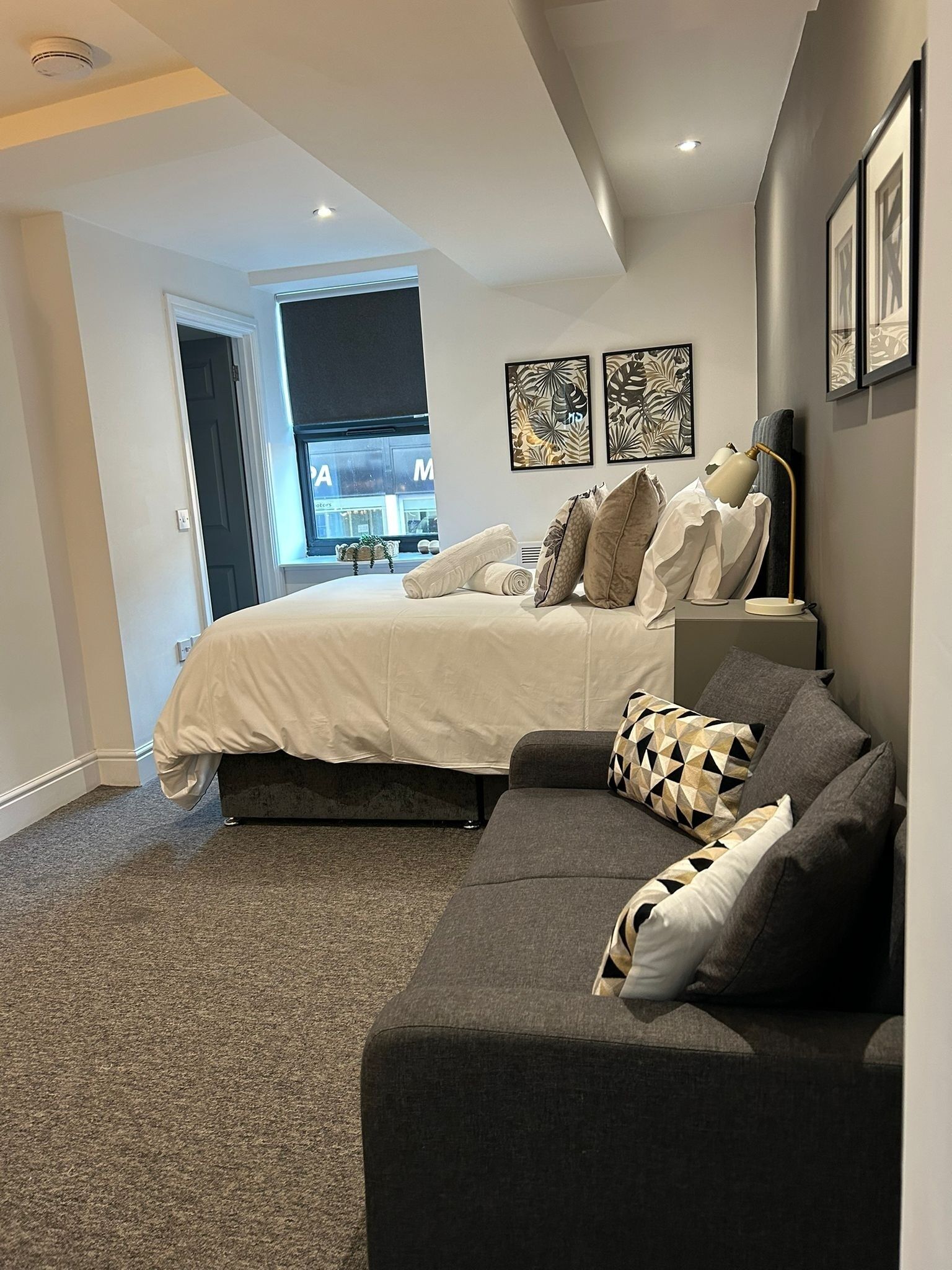 1 室のベッドルーム、アイロン / アイロン台、WiFi (無料)、ベッドシーツ