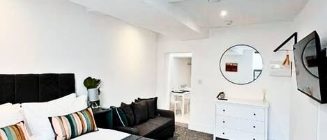 Fer et planche à repasser, Wi-Fi gratuit, draps fournis