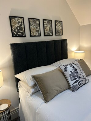 Unclassified image, 5 of 15, button